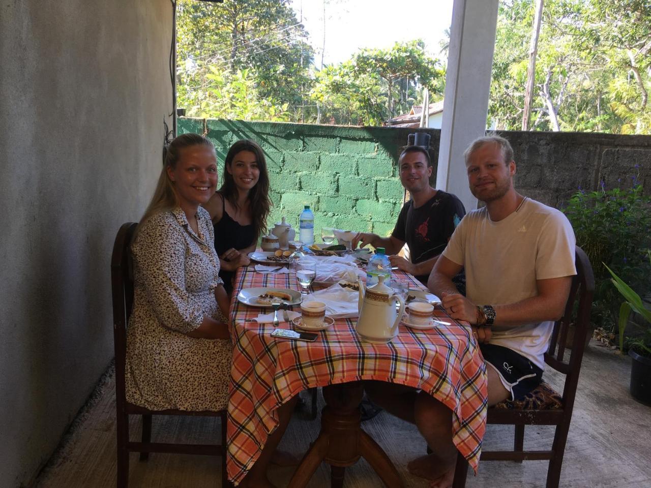 Monara Backpacker Inn Unawatuna Kültér fotó