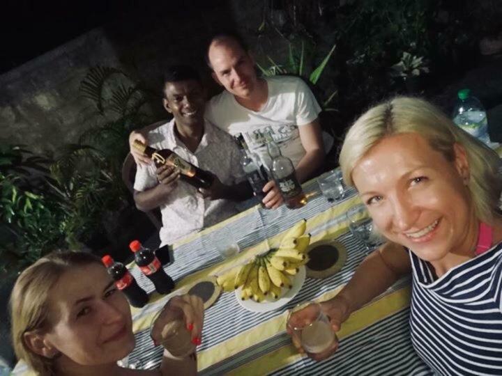 Monara Backpacker Inn Unawatuna Kültér fotó